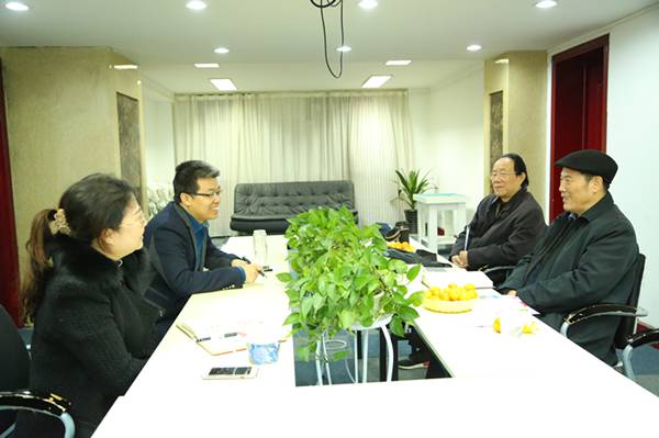 小组副组长王治国携专家组成员陕西省决策咨询委员会专家组长冯家臻