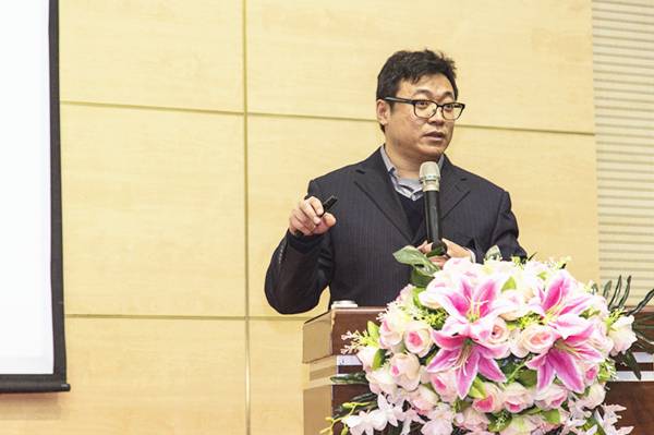 刘海骅副教授做主题分享